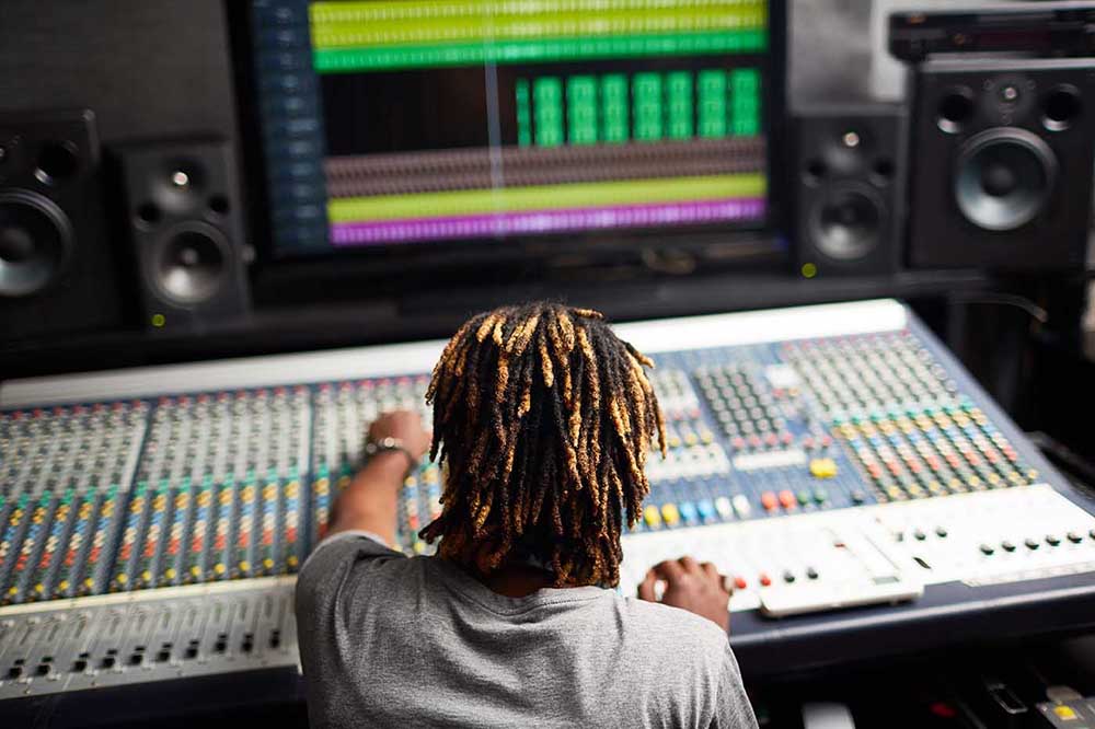 how-do-recording-studios-get-that-top-notch-sound-in-the-world-news